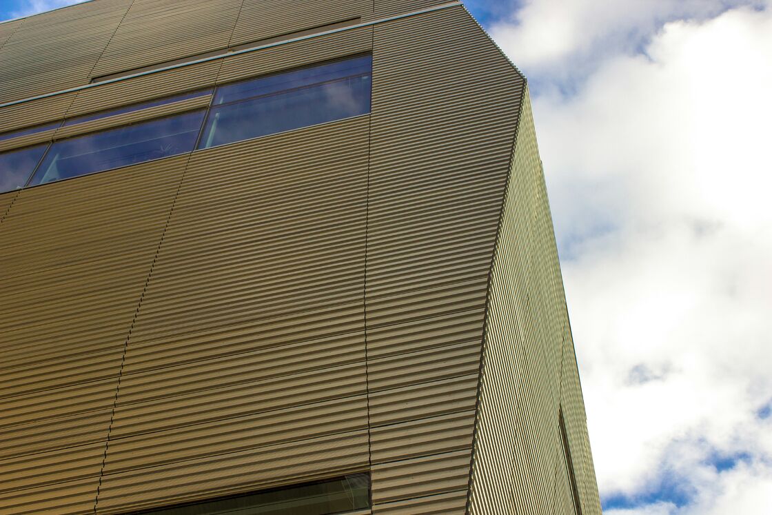 High Strength Exterior Aluminum Wall Panels Horizontal Fine Ribbed Aluminium Veneer Panel
