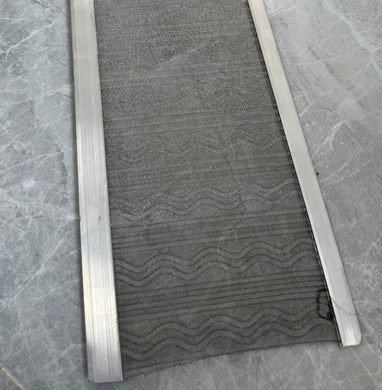 Durable Aluminum Gutter Guards Customized With Stainless Steel Mesh