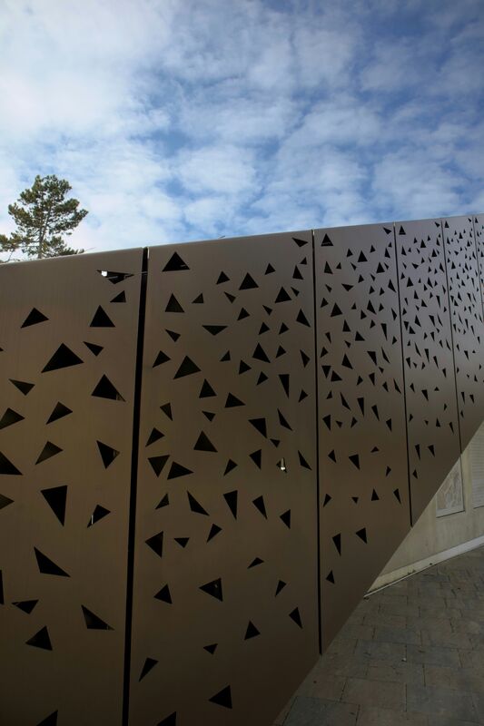 Thickness Custom Aluminum Panels Triangle Perforated Veneer For Outdoor Wall Fence Decoration